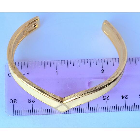 Napier Gold Cream Enamel Cuff Bracelet Vintage Signed Boxed - Picture 4 of 9